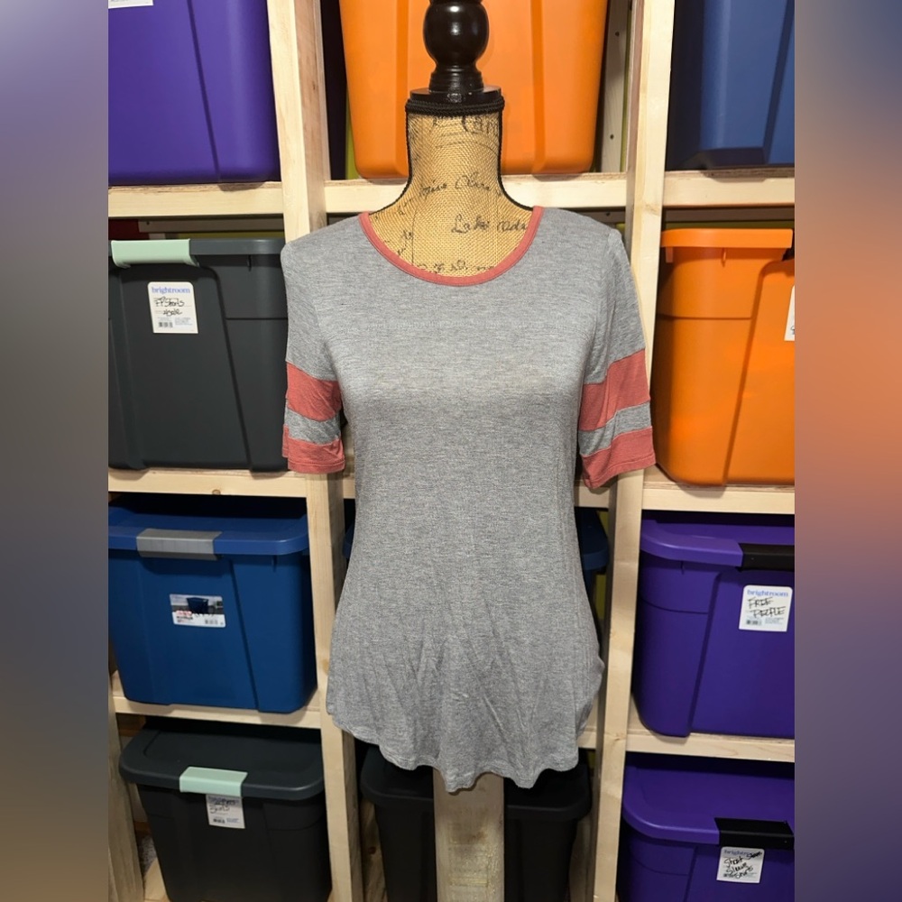 Daytrip Gray and Pink Short Sleeve Tee